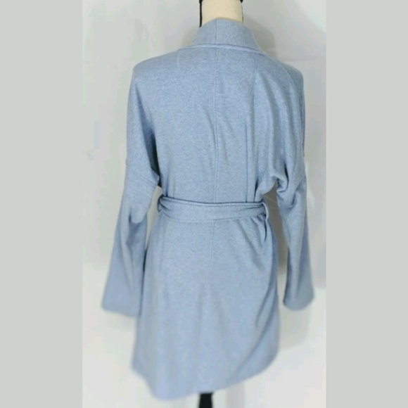 Ugg Woman's Robe, Lt Blue, Small Super Plush. - Picture 3 of 7